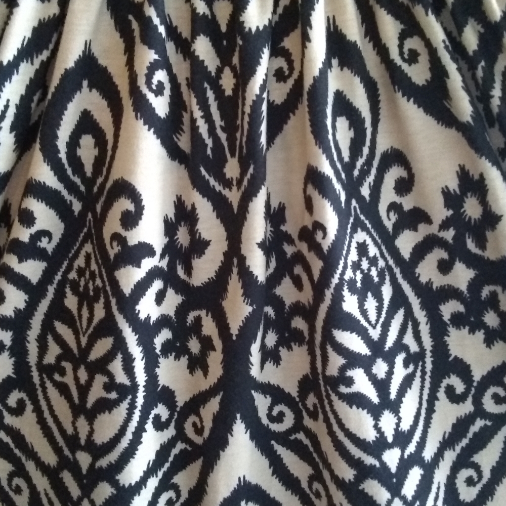 Black & Beige Dress - Picture 4 of 5